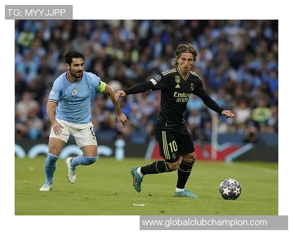 基米希:从中场指挥官到球队灵魂的华丽蜕变与未来展望 基米希:从中场指挥官到球队灵魂的华丽蜕变与未来展望